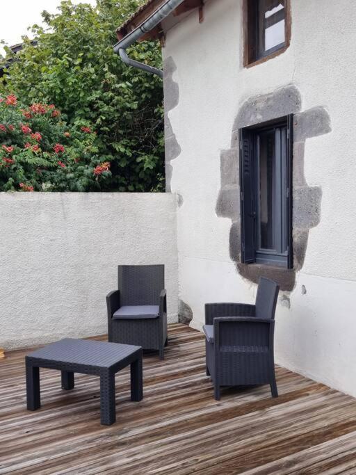 Au Coin Des Amis Hébergement de vacances Aurillac
